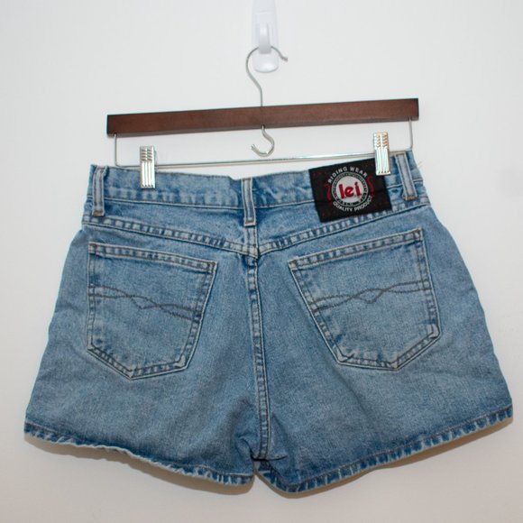 Vintage LEI 90s/Y2K Fashion High Waist Button Fly Shorts size 11 Medium Wash - Picture 2 of 6